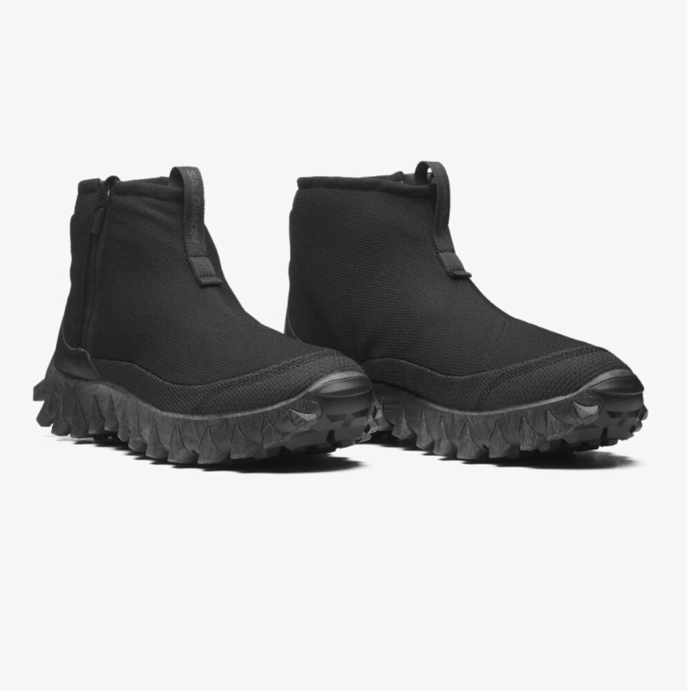 Salomon Snowclog Mid (Black, Size 7.5)